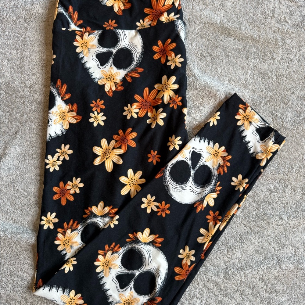 Lularoe women’s skull tc legging